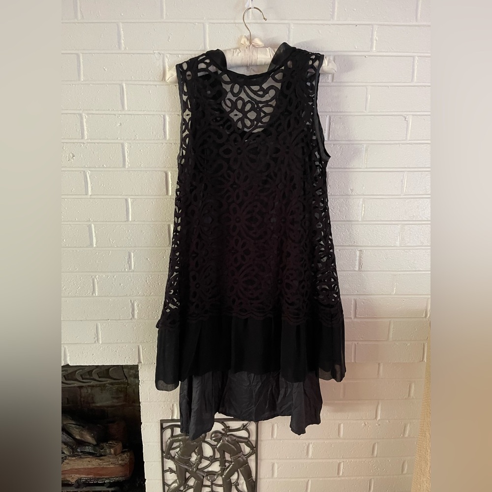 LBD 💅🏼 Black Lace Sleeveless Dress w/silk slip that could be worn on its own.EUC - Picture 6 of 13